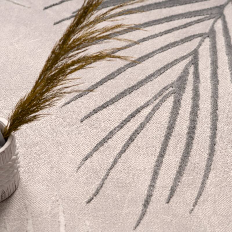 Elegant Area Rug with Textured Palm Leaf Design