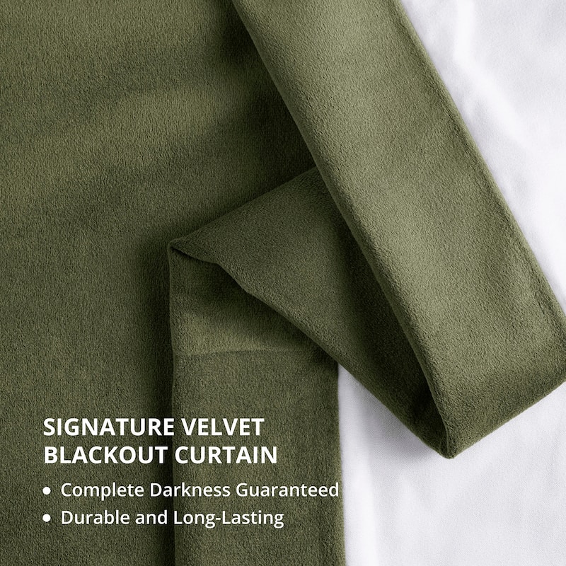 Exclusive Fabrics Signature Hunter Green Velvet Blackout Curtain (1 Panel)