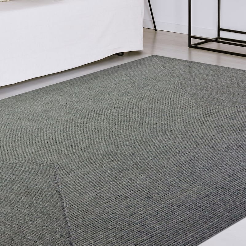 Superior Braided Reversible Indoor/Outdoor Area Rug
