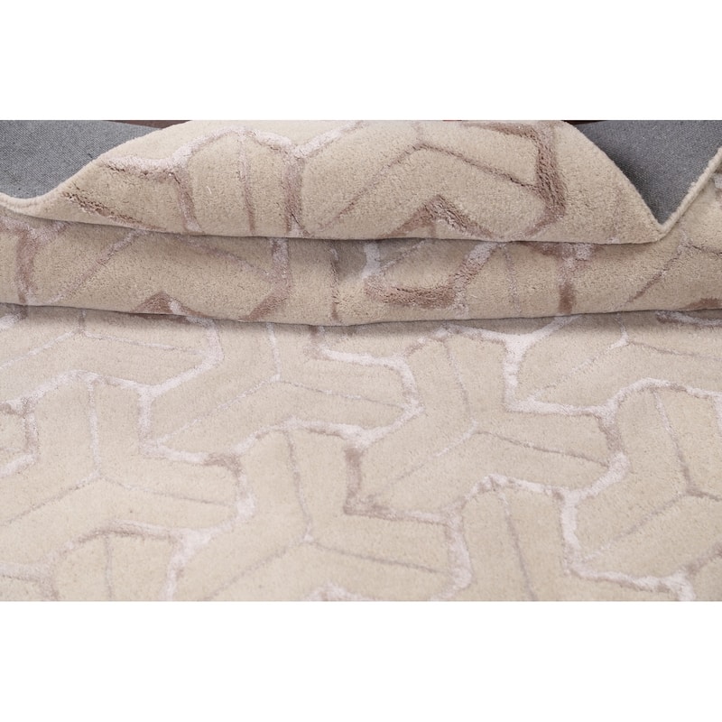 Modern Hand-tufted Geometric Trellis Wool/ Silk Oriental Area Rug - 5'0" x 8'0"
