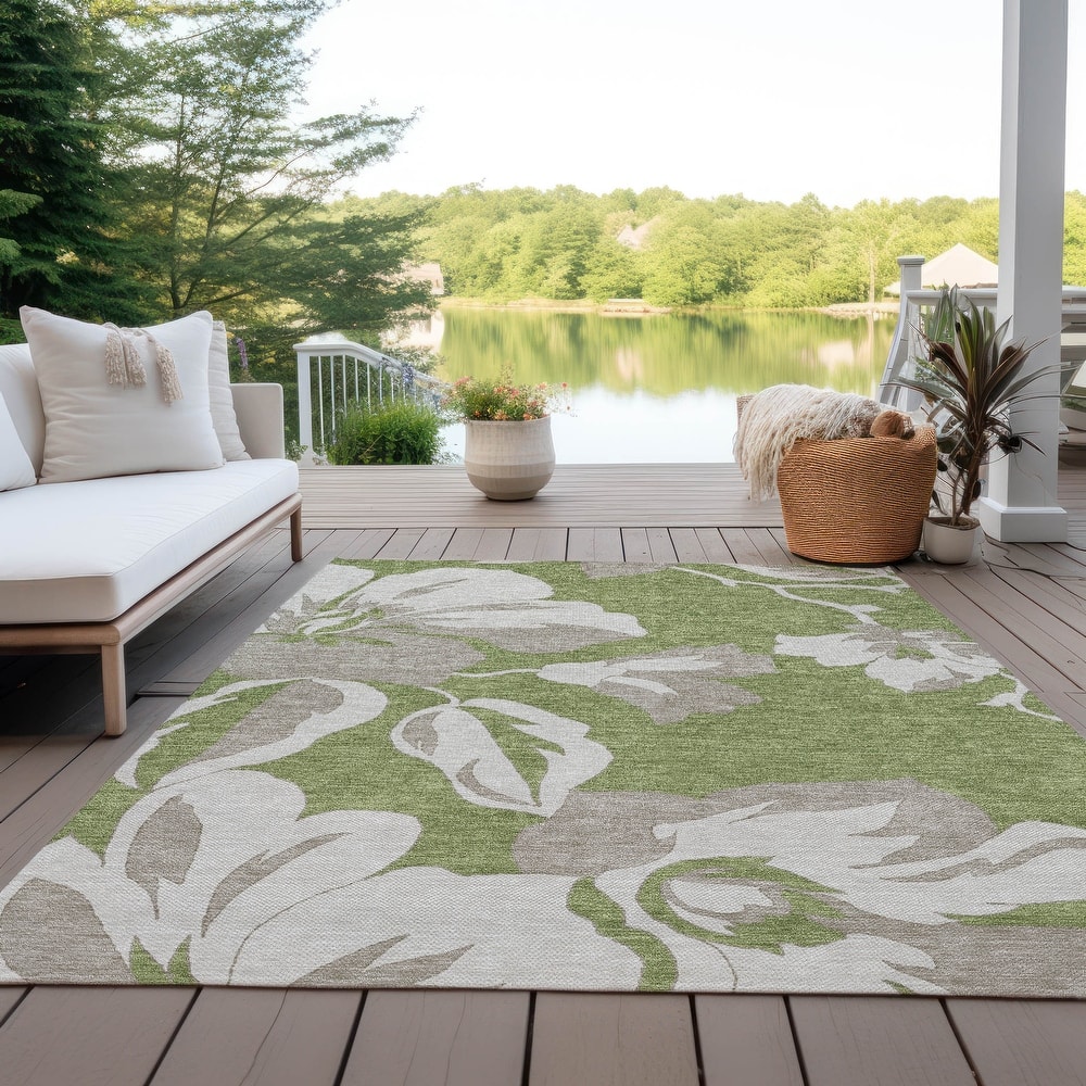 Machine Washable Indoor/ Outdoor Chantille Floral Contemporary Rug