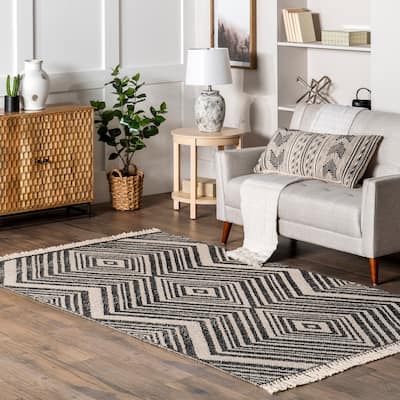 Nuloom Danny Geometric Cotton Tassel Area Rug.