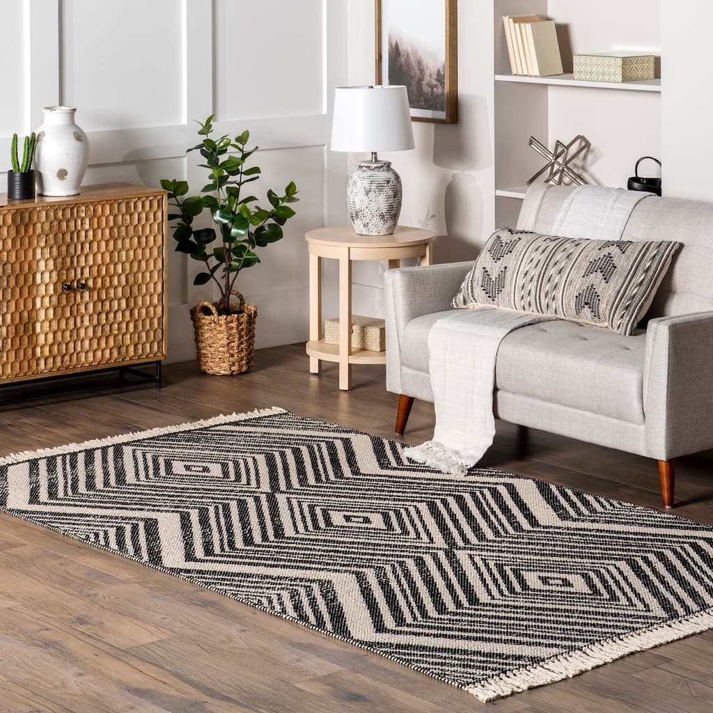 Nuloom Danny Geometric Cotton Tassel Area Rug.