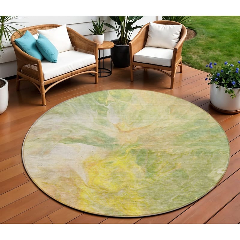HomeRoots Abstract Transitional Rectangle Outdoor Rug - 8' Round