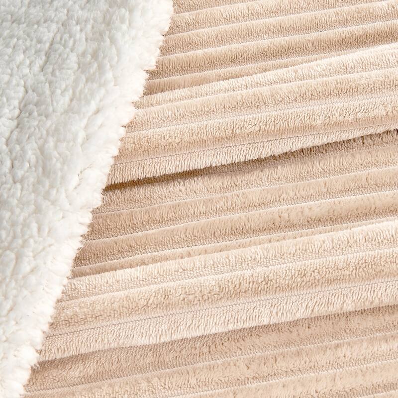 Luxurious Ribbed Texture Reversible Sherpa Blanket