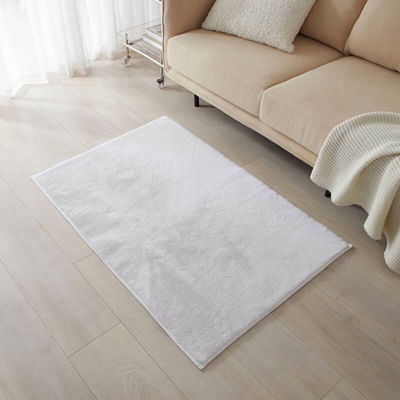 Nanshing Shannen Solid Shaggy Rug - 2' 6" x 3' 10"