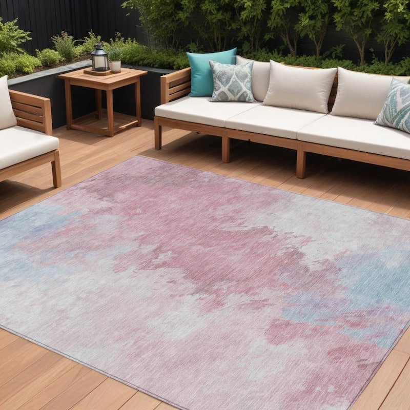 HomeRoots Abstract Transitional Rectangle Outdoor Rug - 8' X 10'