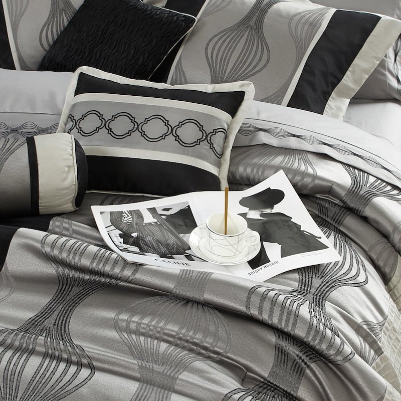 Nanshing Daniella 7-Piece Modern Geometric Comforter Set