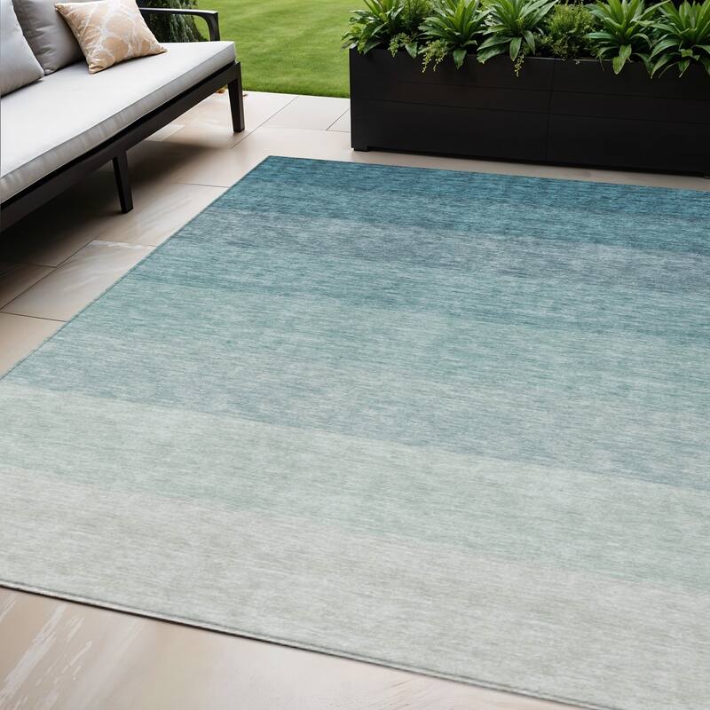 HomeRoots Ombre Transitional Rectangle Outdoor Rug - 5' X 8'