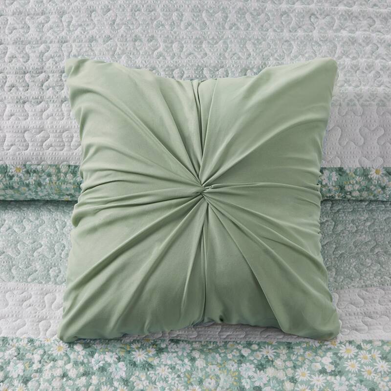 Madison Park Evian 4 Piece Seersucker Quilt Set with Throw Pillow