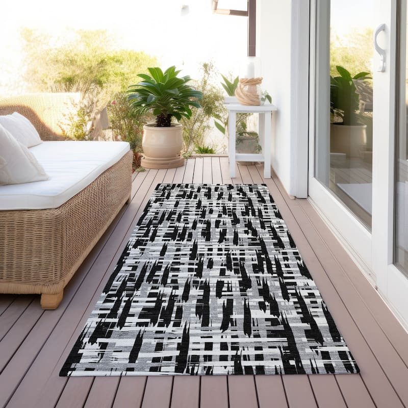 Machine Washable Indoor/ Outdoor Modern Crosshatch Chantille Rug