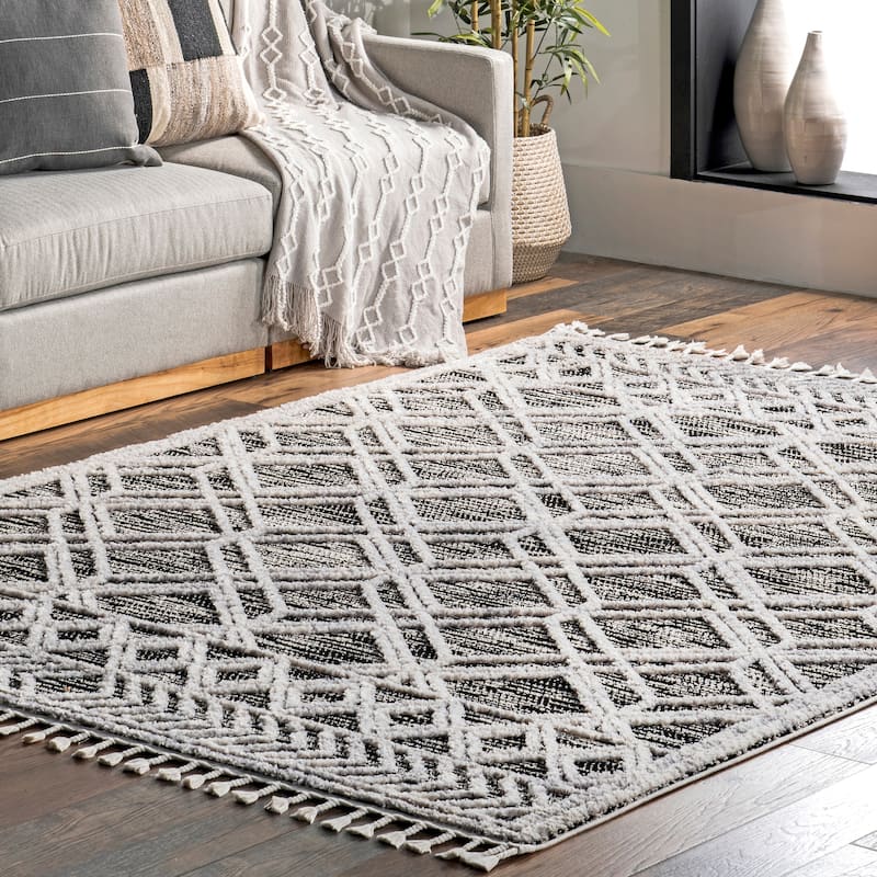 Nuloom Ansley Moroccan Lattice Tassel Area Rug