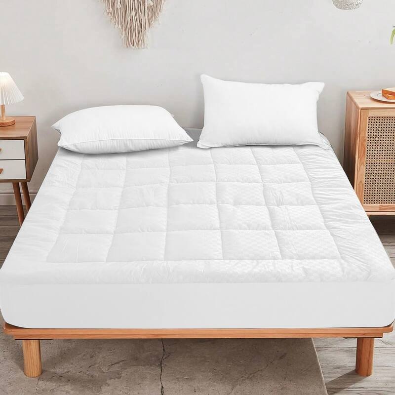 Queen Size Solid-Color Embossed Mattress Bedspread - White