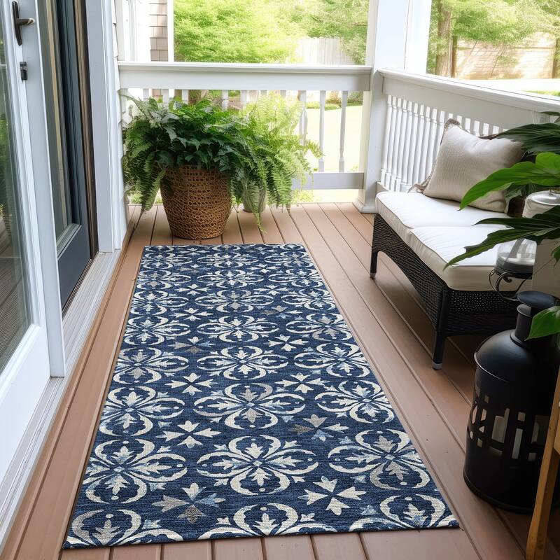 Machine Washable Indoor/ Outdoor Chantille Traditional Medallion Rug - Navy - 2'3" x 7'6"