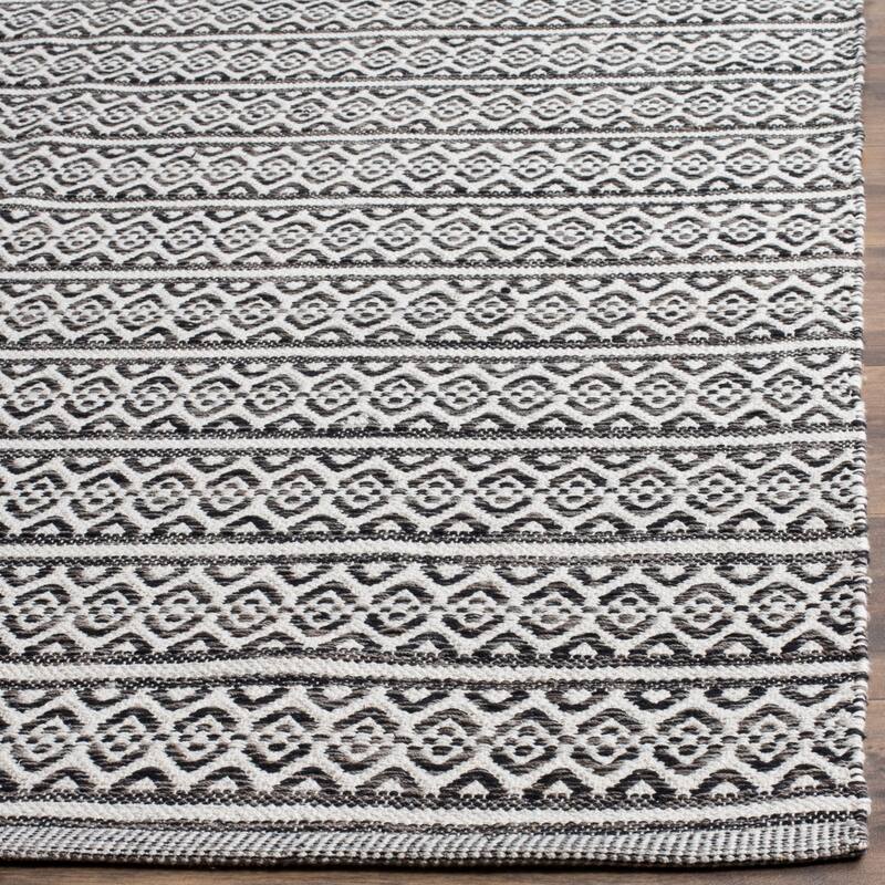 SAFAVIEH Handmade Flatweave Montauk Laetitia Cotton Rug - Ivory/Black - 6' x 9'