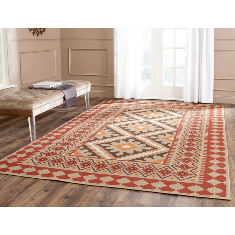 SAFAVIEH Veranda Eyvor Indoor/ Outdoor Waterproof Patio Backyard Rug - 6'7" x 9'6" - Red/Natural