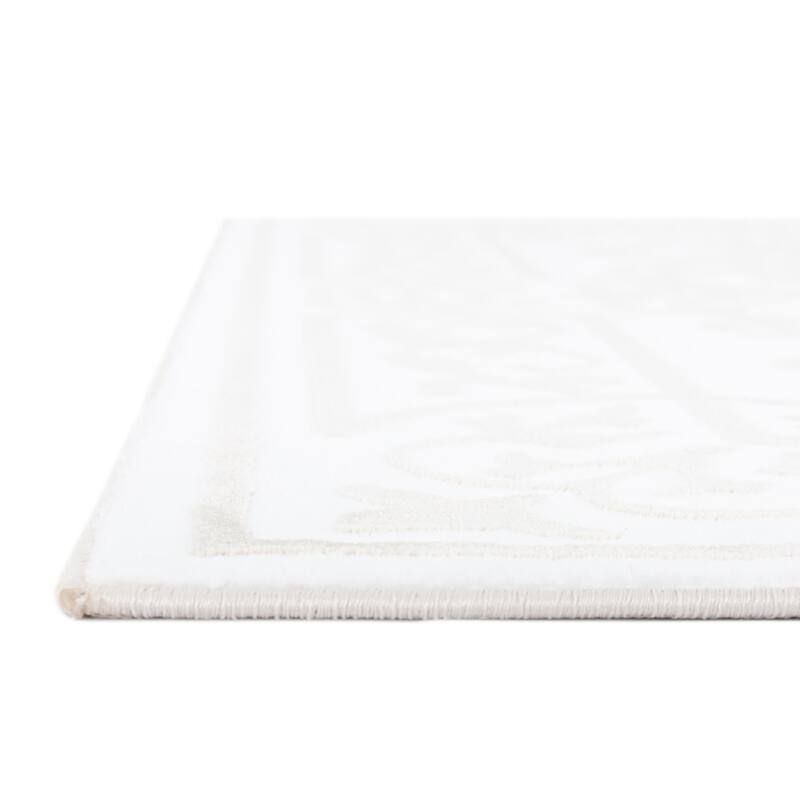 Traditional Wralvale Collection Area Rug