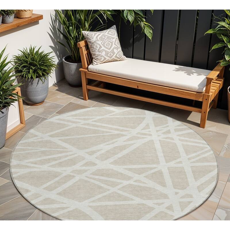 HomeRoots Geometric Transitional Rectangle Outdoor Rug - 8' Round