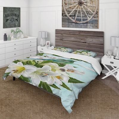 Designart 'Little Blue Bird With White Flowers Lilies' Cabin & Lodge Duvet Cover Set