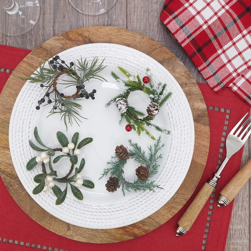 Holiday Napkin Rings With Mistletoe Design (Set of 4)