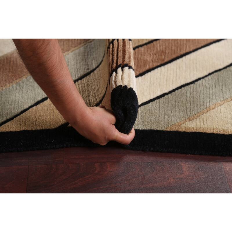Contemporary Nepalese Vegetable Dye Area Rug Hand-knotted Wool Carpet - 6'1" x 8'10"