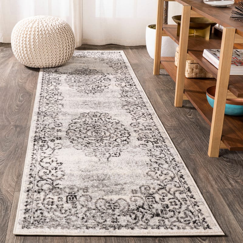 JONATHAN Y Brooklyn Filigree Medallion Area Rug