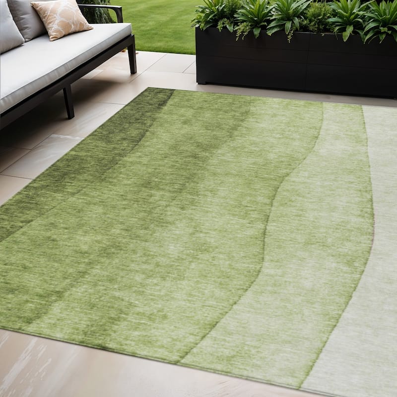 HomeRoots Ombre Transitional Rectangle Outdoor Rug - 5' X 8'