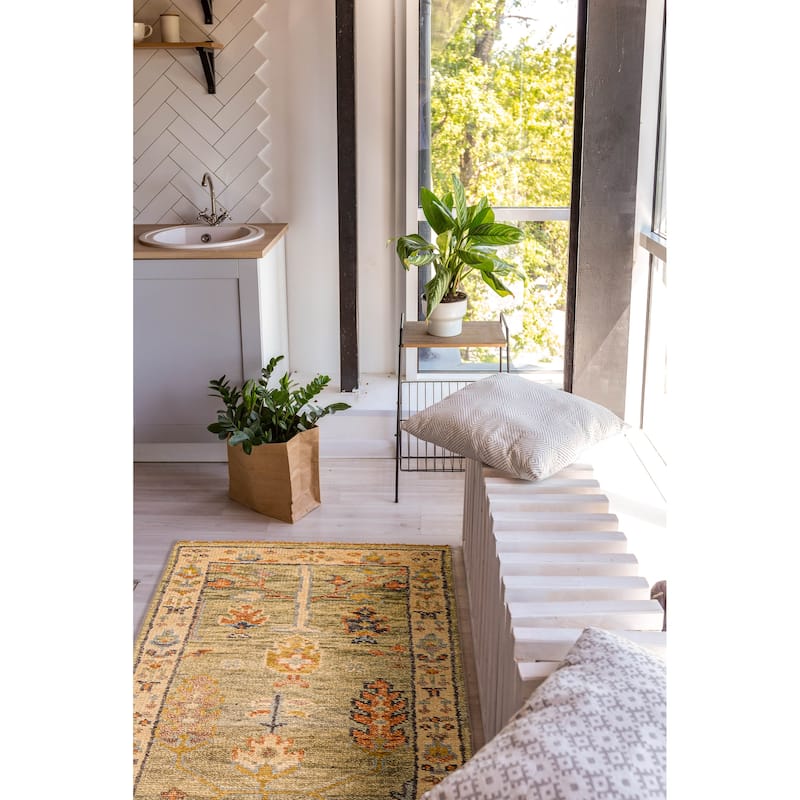 ECARPETGALLERY Hand-knotted Jules Serapi Light Green Wool Rug - 2'6 x 8'0