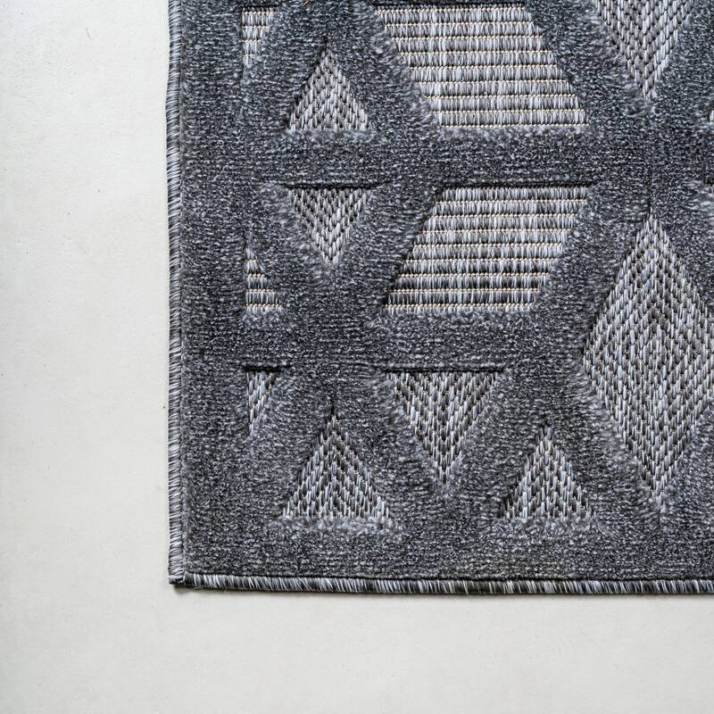 JONATHAN Y Peralta Neutral Geometric Indoor/Outdoor Area Rug