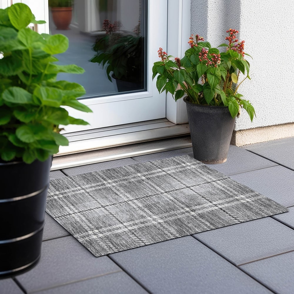 Machine Washable Indoor/ Outdoor Chantille Plaid Cozy Rug