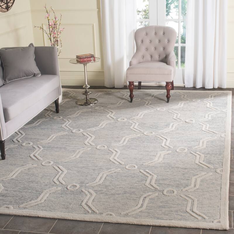 SAFAVIEH Handmade Cambridge Atifa Modern Wool Rug - 8' x 10' - Light Grey/Ivory