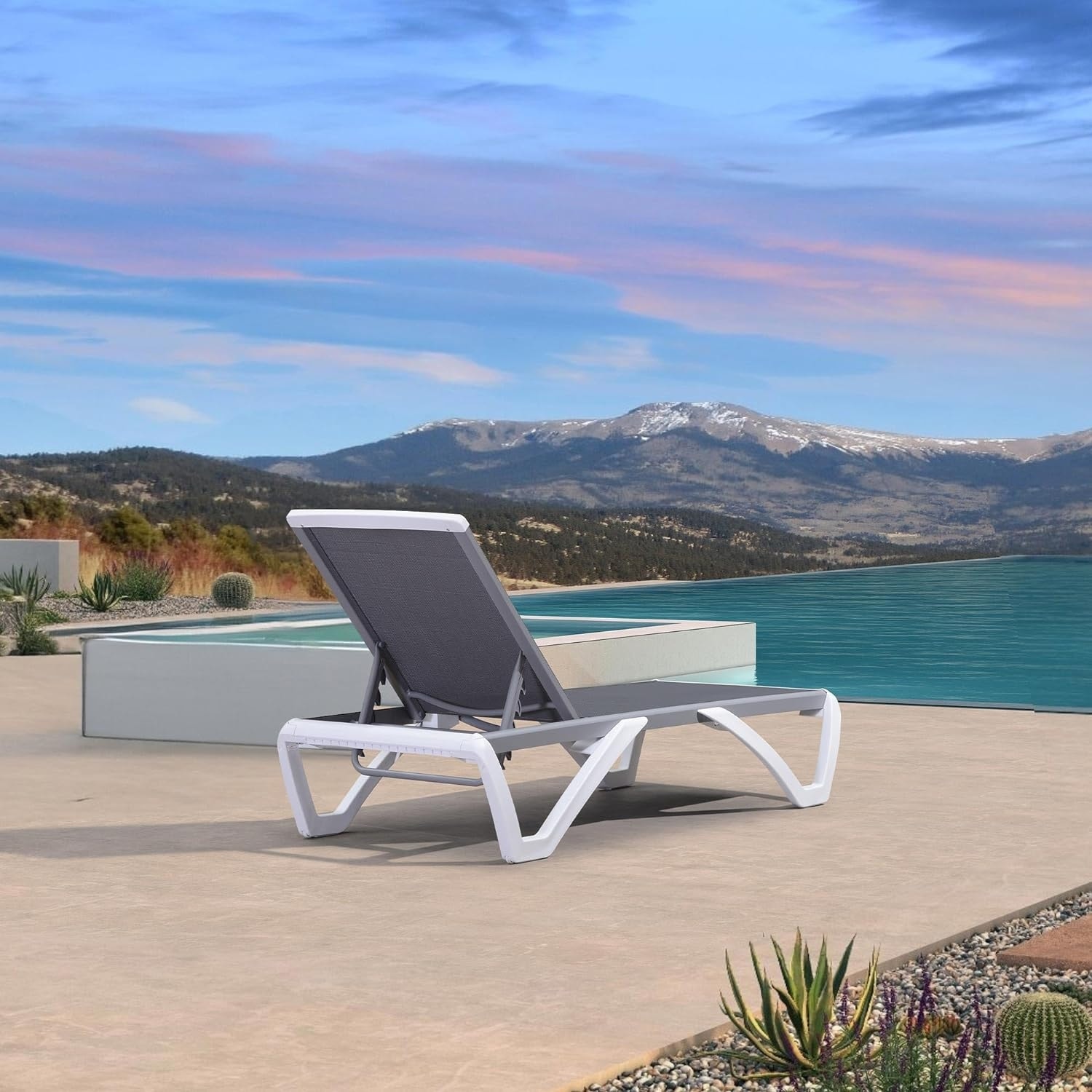 Plastic lawn lounge clearance chairs