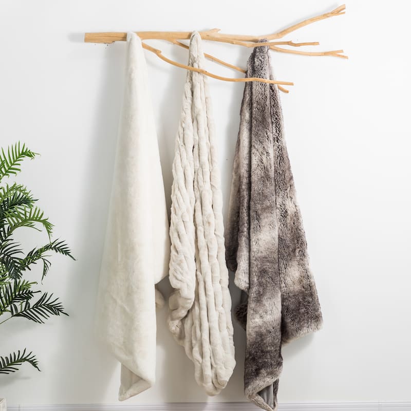 Glitzhome 50"W 60" Luxurious Faux Fur Xmas Throw Blanket