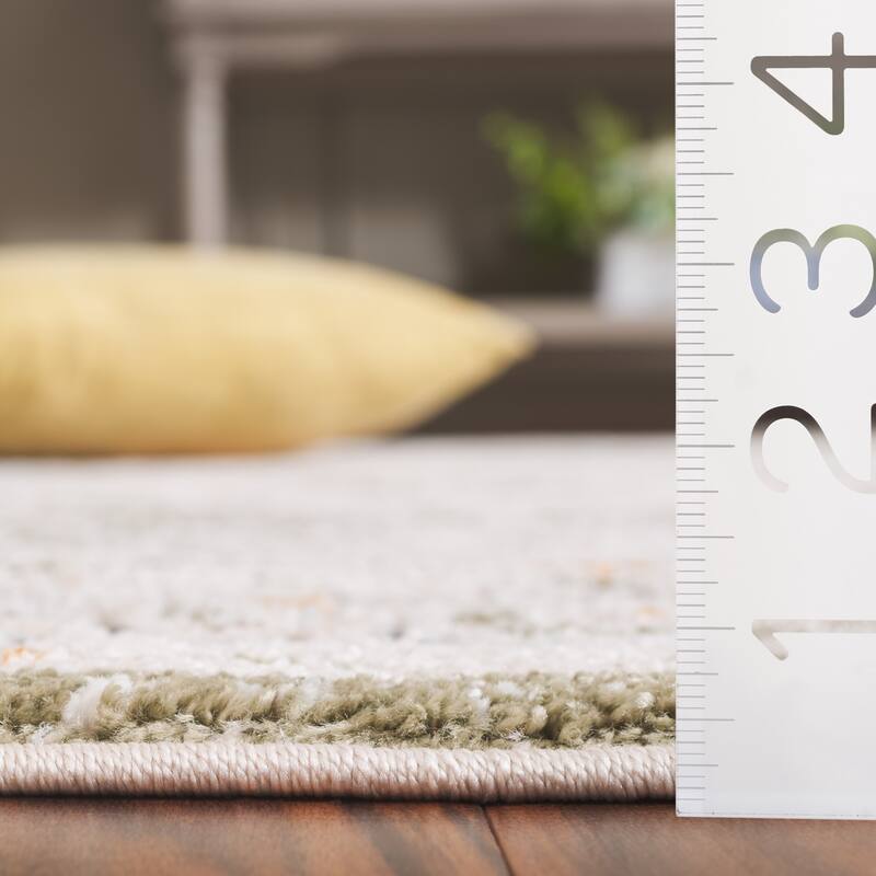 SAFAVIEH Opal Maive Oriental Rug