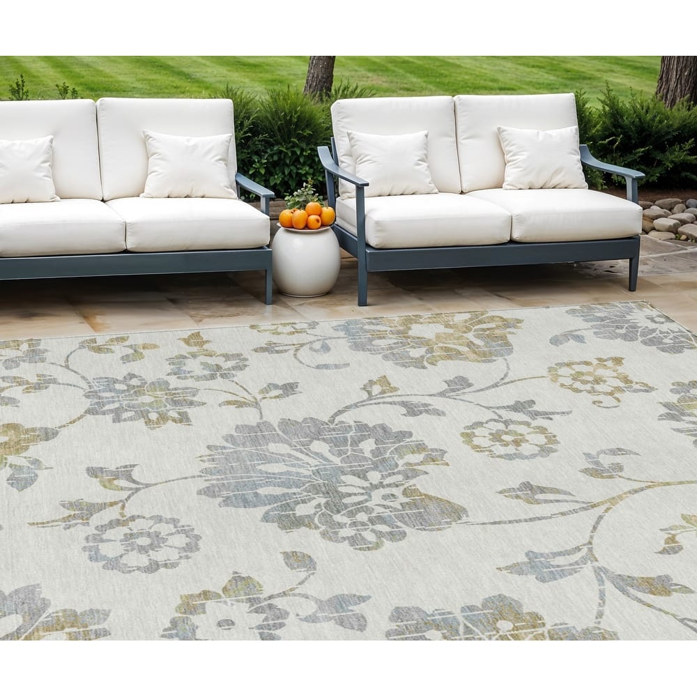 HomeRoots Floral Transitional Rectangle Outdoor Rug
