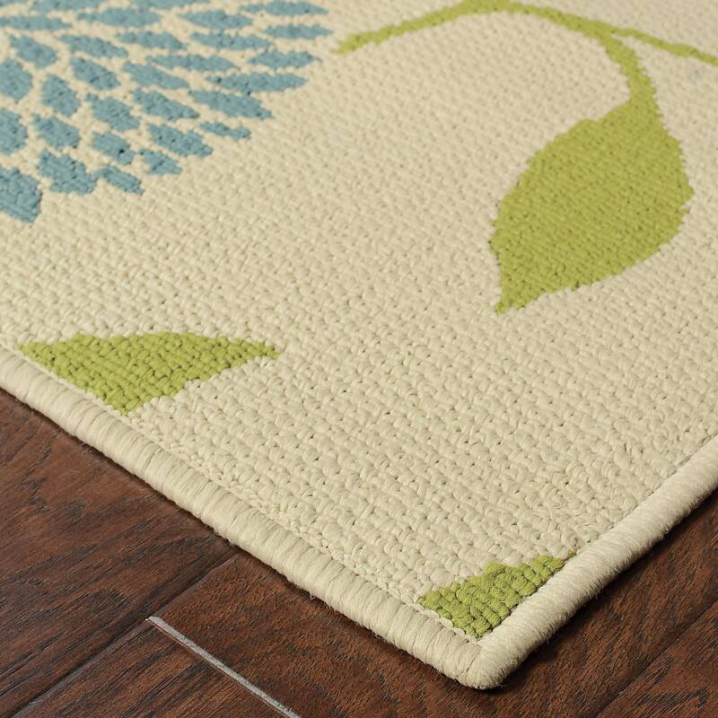 Catalina Chrysanthemum Floral Indoor/ Outdoor Rug