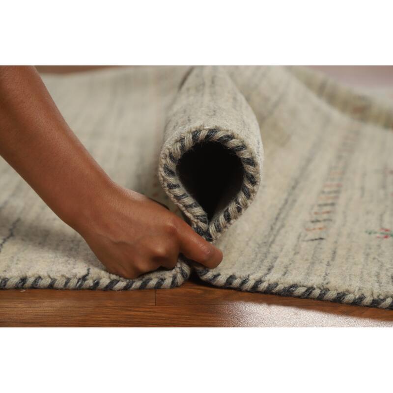 Hand Knotted Oriental 100% Wool Carpet Tribal Animal Pictorial Beige & Ivories Gabbeh Area Rug - 7' 9'' X 5' 1''
