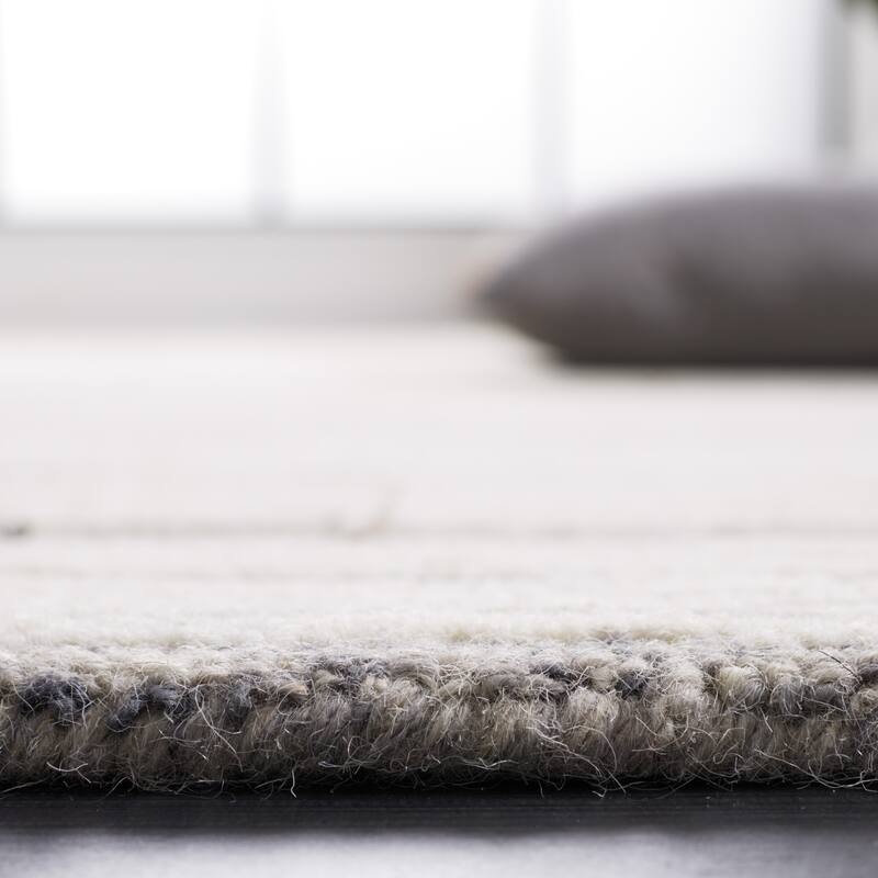 SAFAVIEH Handmade Metro Fetnete Modern Abstract Wool Rug - 6' x 9' - Grey/Ivory
