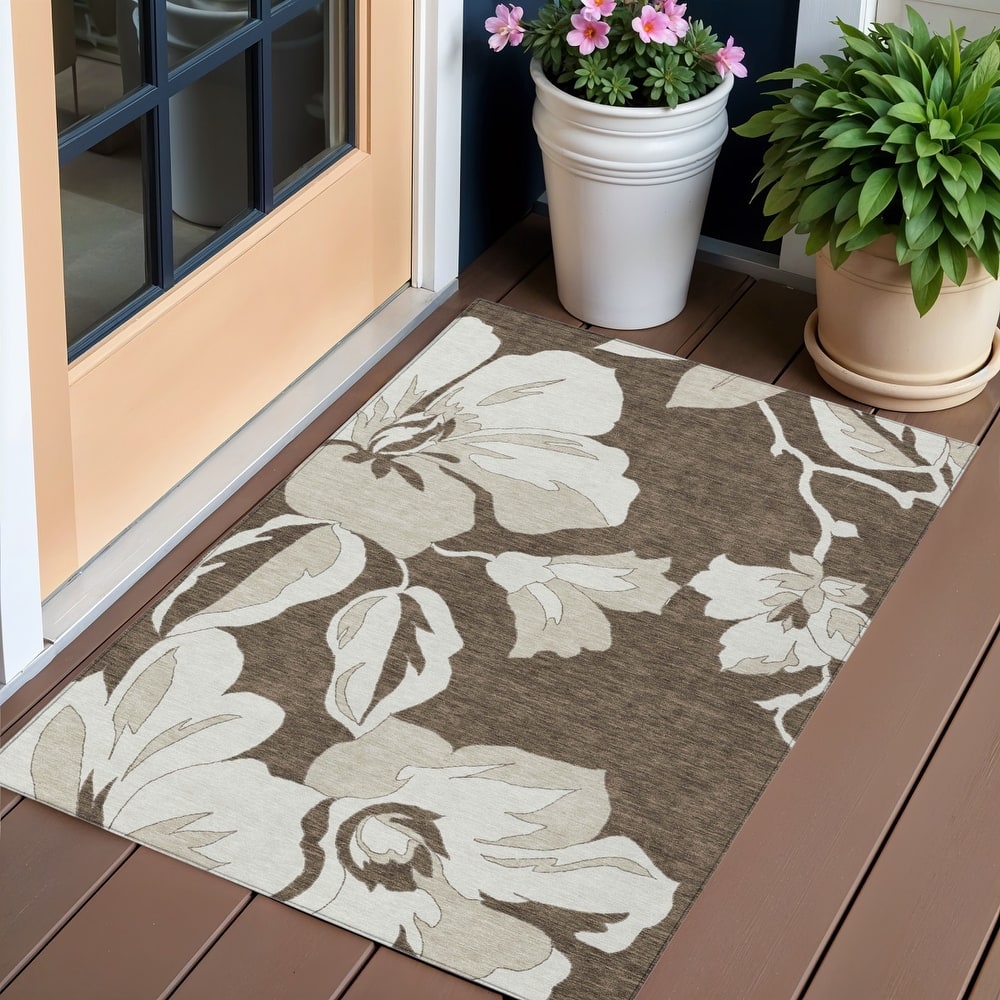 HomeRoots Floral Transitional Rectangle Outdoor Rug