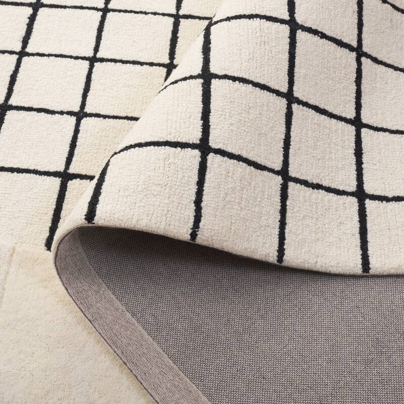 SAFAVIEH Handmade Genre Xenija Modern Wool Rug