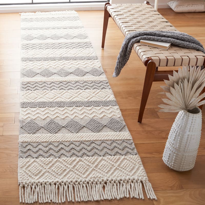 SAFAVIEH Handmade Natura Quitterie Moroccan Wool Rug - 2'3" x 9' Runner - Ivory/Grey