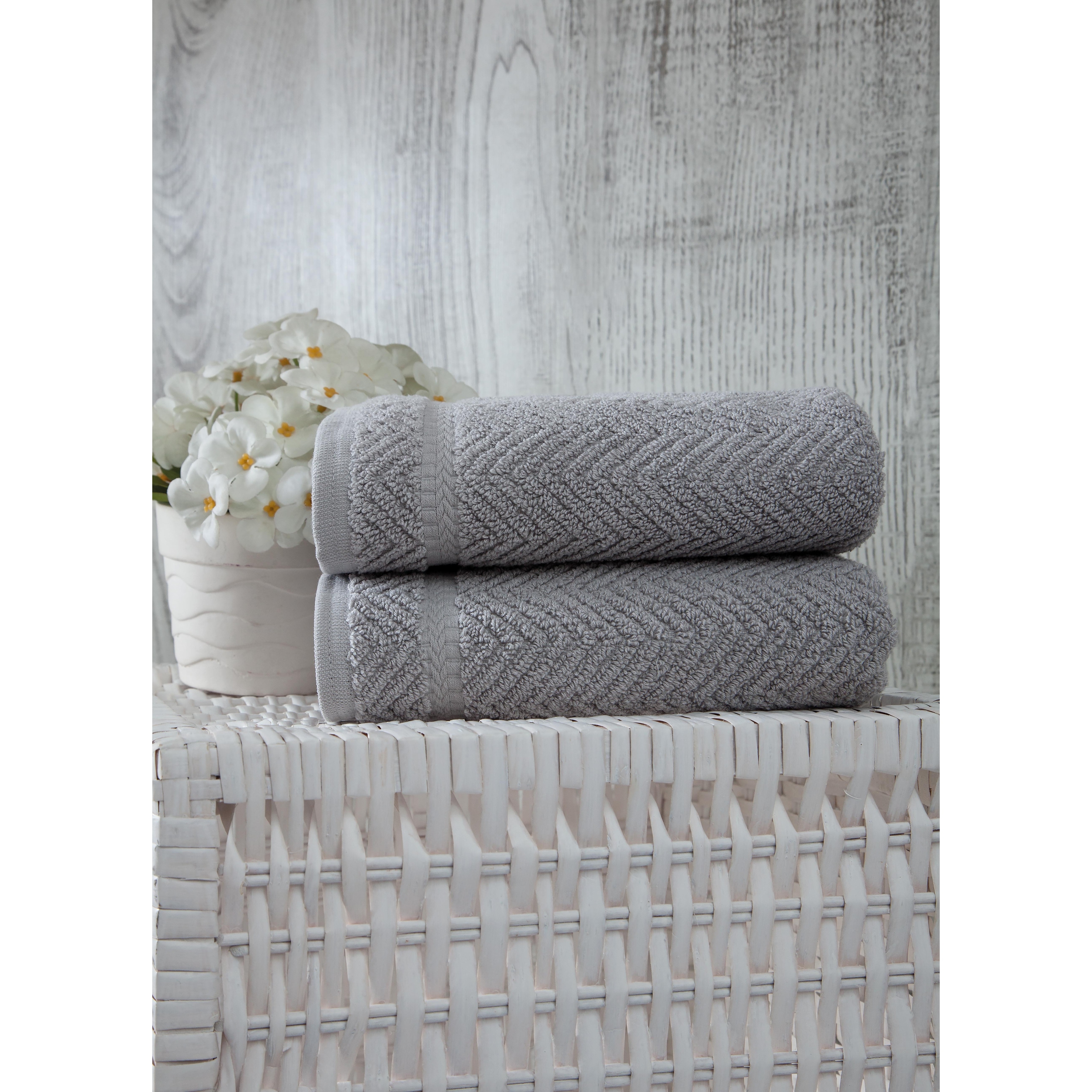 https://ak1.ostkcdn.com/images/products/is/images/direct/cbae507e2712f9ec3de22b63564ec66266fa6baf/Ozan-Premium-Home-100%25-Turkish-Cotton-Maui-Collection-Luxury-Hand-Towels-%28Set-of-2%29.jpg