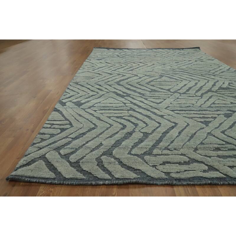 Contemporary Wool Abstract Indian Area Rug, Handmade Modern Carpet - 8' 6'' X 5' 6''