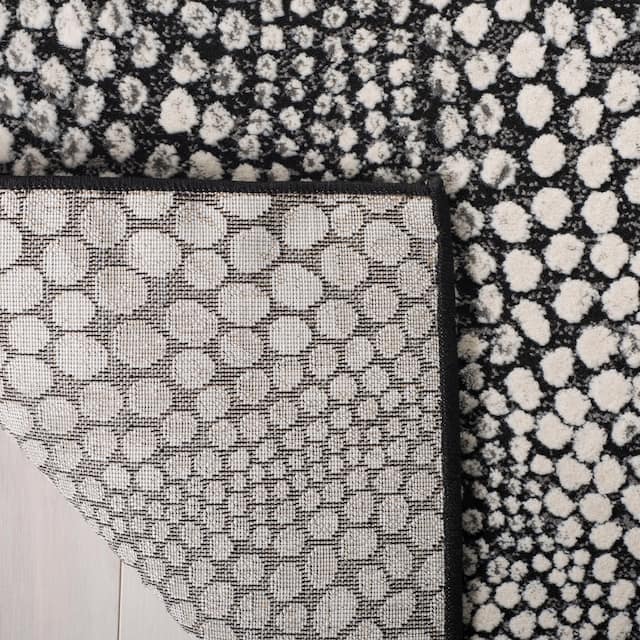 SAFAVIEH Lurex Jaana Modern Abstract Polyester Rug