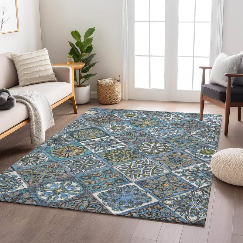 Machine Washable Indoor/ Outdoor Traditional Mosaic Chantille Rug