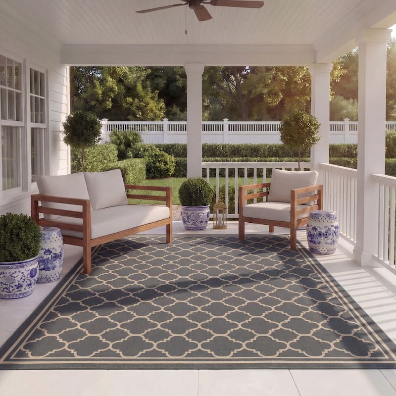 SAFAVIEH Courtyard Kristelle Indoor/ Outdoor Waterproof Patio Backyard Rug