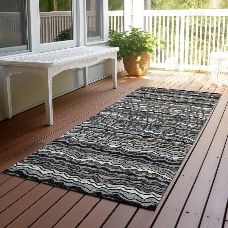Machine Washable Indoor/ Outdoor Ziggy Stripe Chantille Rug - Black - 2'3" x 7'6"
