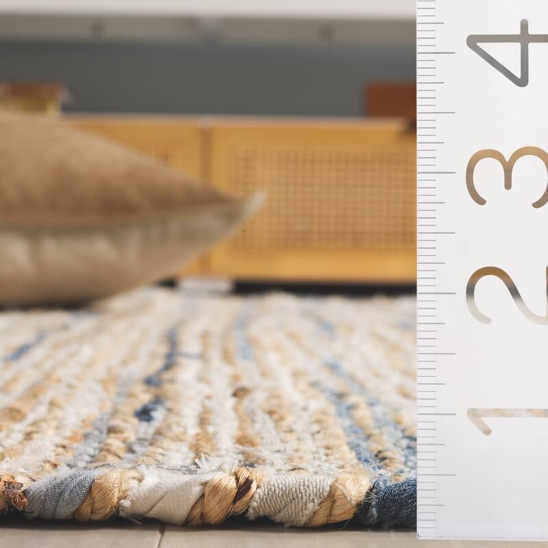 SAFAVIEH Handmade Cape Matsje Cod Denim & Jute Rug