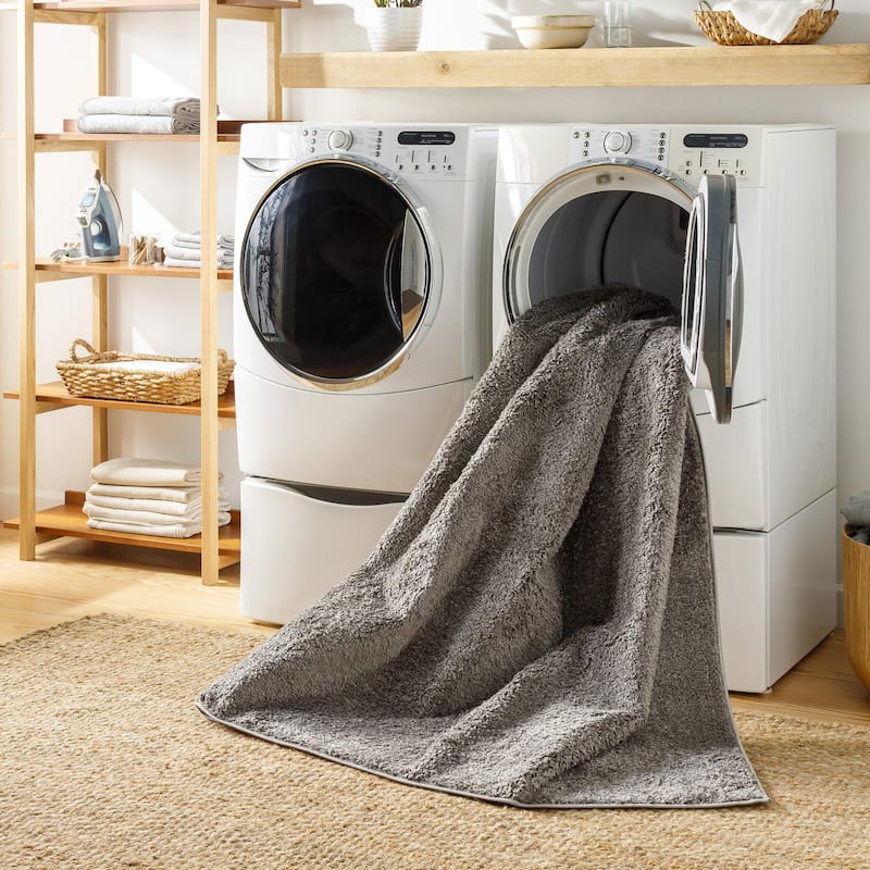 Livabliss Alfombra Machine Washable Plush Area Rug