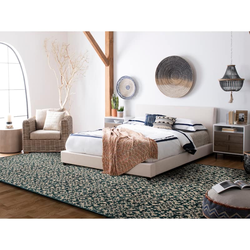 SAFAVIEH Serenity Annegriet Traditional Oriental Rug
